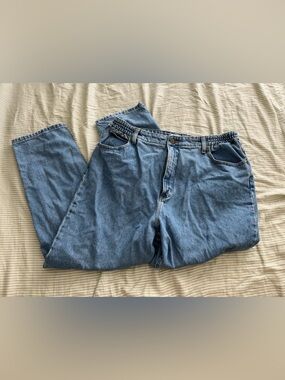 L.L. Bean Straight Leg Jeans in Light Blue Denim 100% cotton